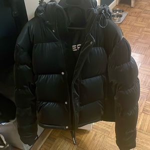 Black shiny metallic short super puff winter jacket